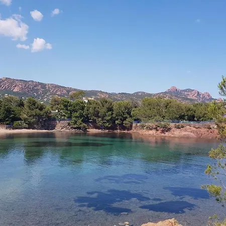 Lägenhet T2 Au Pied De L'esterel Et Des Plages. *