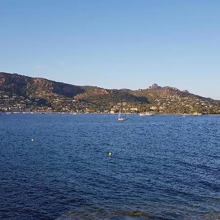 T2 Au Pied De L'esterel Et Des Plages. Saint-Raphaël